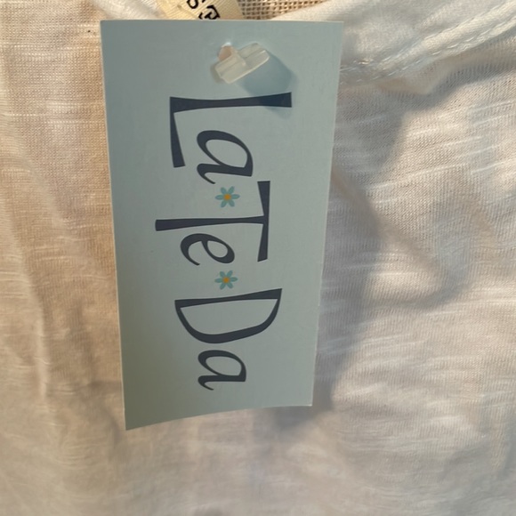 White tee shirt - Picture 2 of 4